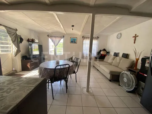 Casa En Venta Con Locales, Col. Lomas De Polanco, Guadalajara, Jalisco.