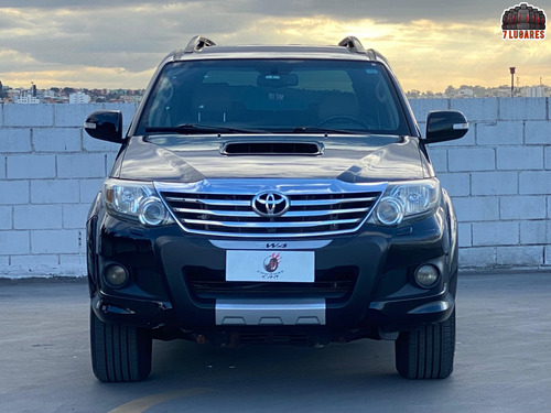 Toyota Hilux SW4 3.0 SRV 4X4 7 LUGARES 16V TURBO INTERCOOLER DIESEL 4P AUTOMÁTICO
