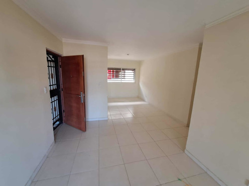 Imagen 9 de 25 de Apartamento En Venta, Res. San Isidro Labrador