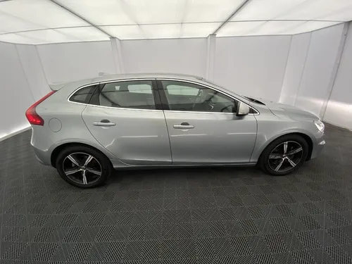 Volvo V40 2.0 T4 Drive-E R-DESIGN AT