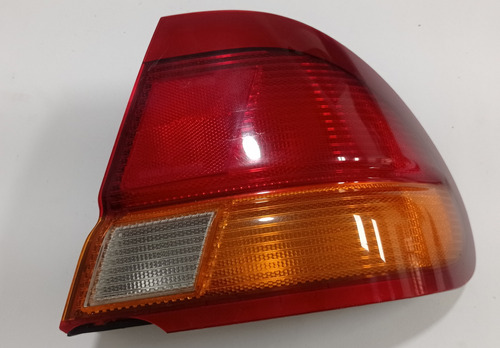 Stop Derecho Ford Laser Usado Con Detalle