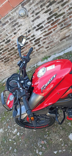 Imagen 3 de 3 de Bajaj Rouser