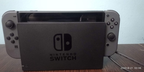 Nintedo Switch + Zelda Breath Of The Wild