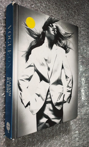 Livro - Vogue On - Calvin Klein Em Inglês