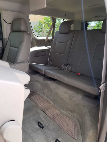 Imagen 13 de 14 de Chevrolet Suburban 5.3 Lt V8 Piel 2da Cubo At 2015