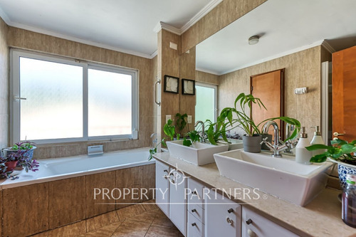 Cómoda Casa En Condominio, El Arrayán