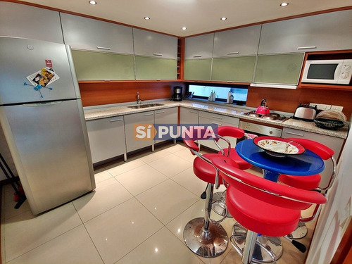 Imagen 9 de 19 de Apartamento En Torre De Categoria.