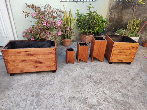 Imagen 4 de 4 de Maceta De Madera Eucalipto
