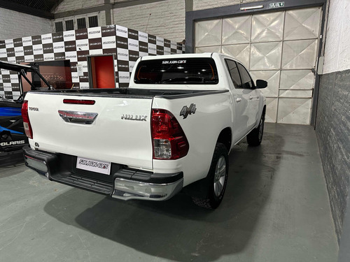 Toyota Hilux 2.8 Cd Sr 177cv 4x4