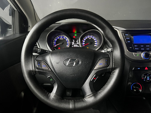 Hyundai HB20S 1.6 COMFORT PLUS 16V FLEX 4P MANUAL