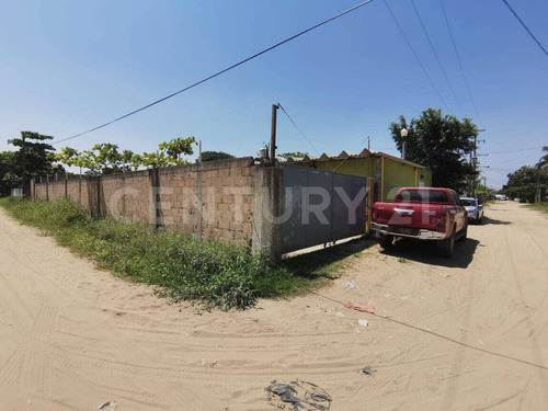 Terreno En Venta, Col. Adolfo Lopez Mateos, Coatzacoalcos, Ver.