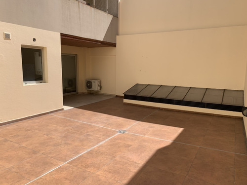 Dpto 2 Amb. 1º Piso Contrafrente Con Cochera Cub. Y Patio De 50m2 Excelente Zona Y Propiedad