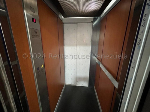 Milagros Inmuebles Edificio Venta Barquisimeto Lara Zona Centro Economica Residencial Economico Comercial Código Inmobiliaria Rent-a-house 24-21318