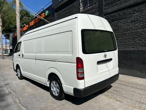 Toyota Hiace Panel Super Larga
