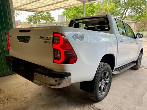 Imagen 6 de 10 de Toyota Hilux 2.8 C/d 4x4 Tdi Srv At6 204cv