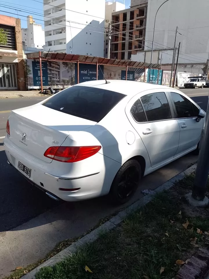 Peugeot 408 2.0 Feline 143cv