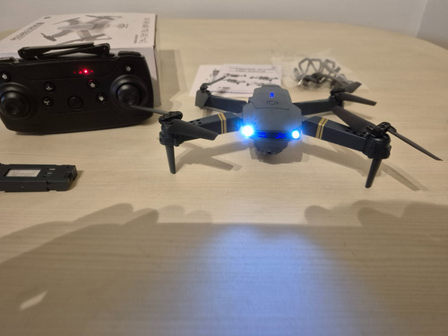 Drone E58 Con Radio Control Y 2 Baterias Gris
