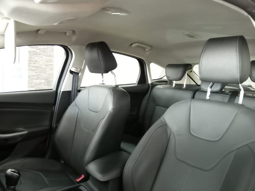 Imagen 6 de 25 de Ford Focus Se Mt