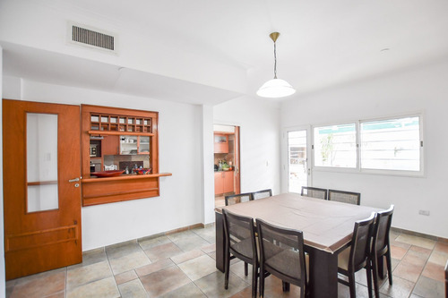 Imagen 7 de 30 de Casa 6 Dormitorios En Venta La Plata Pza Malvinas