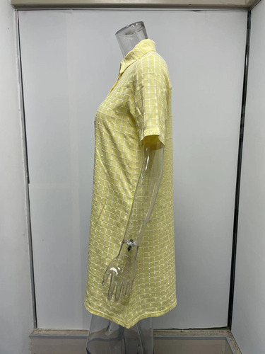 Vestido Camisero De Manga Corta Con Botones En El Cuello Y E