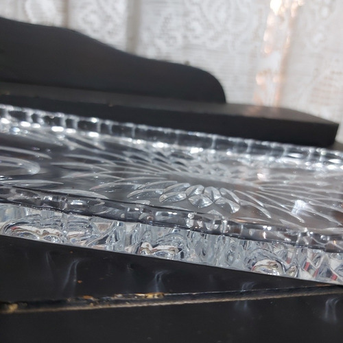 Imagem 4 de 10 de Petisqueira Cristal Com Detalhes Em Relevo