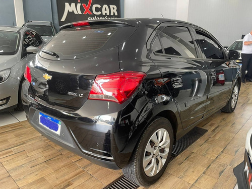 Imagem 5 de 6 de Chevrolet Onix 1.4 Mpfi Lt 8v Flex 4p Manual