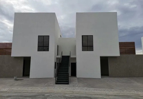 En Juriquilla, Duplex, Doble Altura, 2 Recamaras, 2 .5 Baños