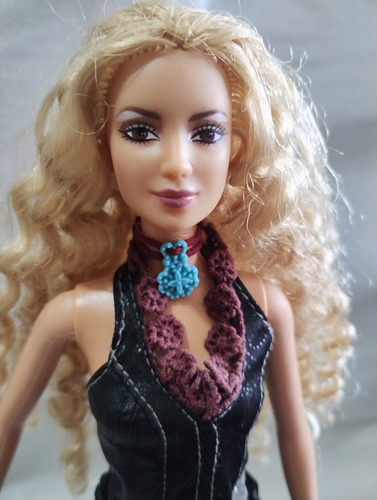 Muñeca Shakira Mattel Barbie 2002 Con Ropa Y Dije Originales (Usado)