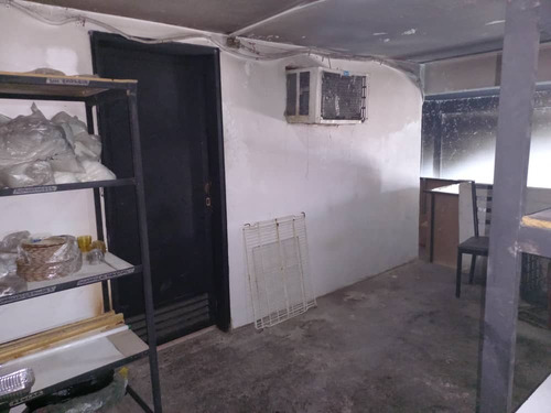 Venta Excelente Fondo De Comercio De Panadería Ubicada En Colinas De Bello Monte. Inf. Ma. Fda. Varela