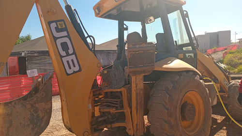 Retroescavadeira Jcb 4x4 Plus Turb