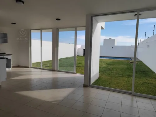 Casa En Venta En Fracc. Real De Oaxtepec A Estrenar Con Alberca Y Jardín, Escriturada.