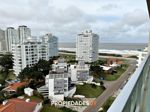 Wind Tower, Edificio Con Amplios Servicios.