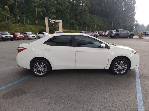 Imagen 5 de 12 de Toyota Corolla L