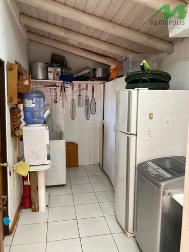 Casa En Venta De 9 Dorm. En Vichuquén