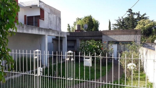Imagen 1 de 11 de Casa En Venta En Florencio Varela