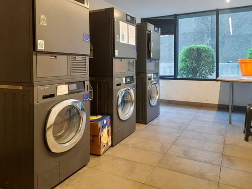 Ref:8925** Vive En Barrio Tranquilo A Pasos Del Metro