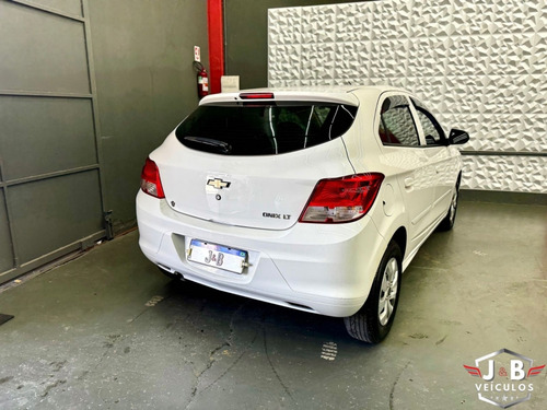 Chevrolet Onix 1.0 MPFI LT 8V FLEX 4P MANUAL
