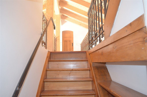 Casa En Venta Lo Barnechea De 5 Dorm. En Lo Barnechea