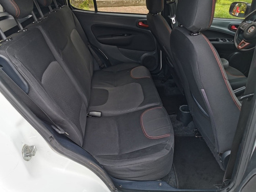Imagen 13 de 13 de Fiat Uno 2017 1.4 Sporting Mt