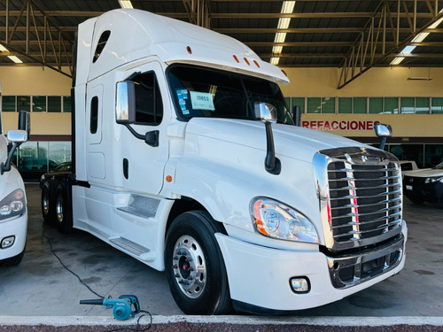 Freightliner Cascadia 2015 Con 3 Meses De Garantia