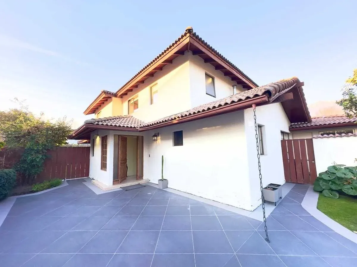 Imagen 1 de 23 de Oportunidad Venta De Amplia Casa Con Piscina (93842)