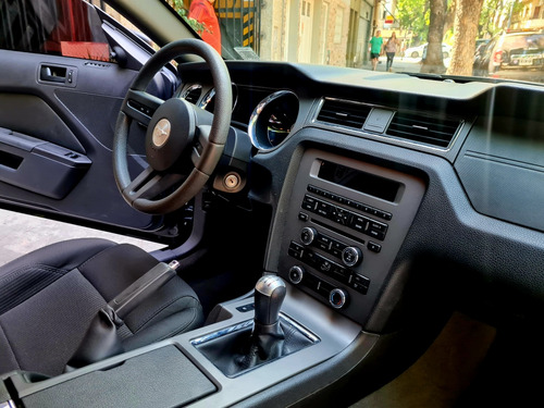Ford Mustang V6 Coupe Año 2010