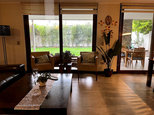 Casa En Arriendo 3d 3b En Chicureo -piedra Roja /san Anselmo