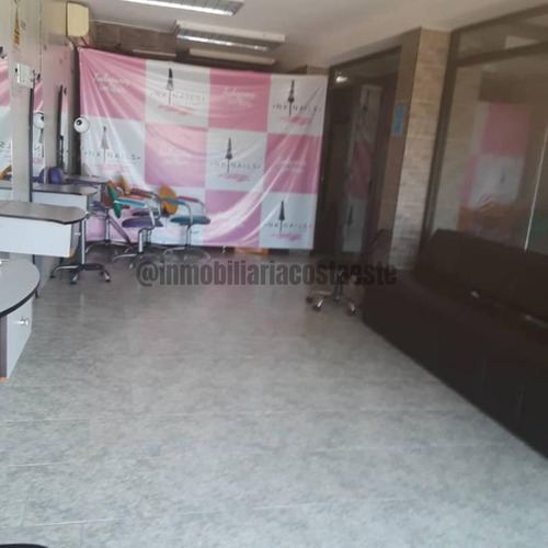 Imagen 3 de 4 de En Venta Local Comercial En Caraballeda Ref 1242