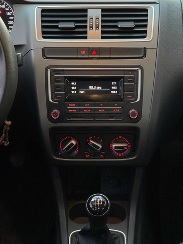 Imagen 17 de 23 de Volkswagen Suran 2019 1.6 Comfortline 101cv