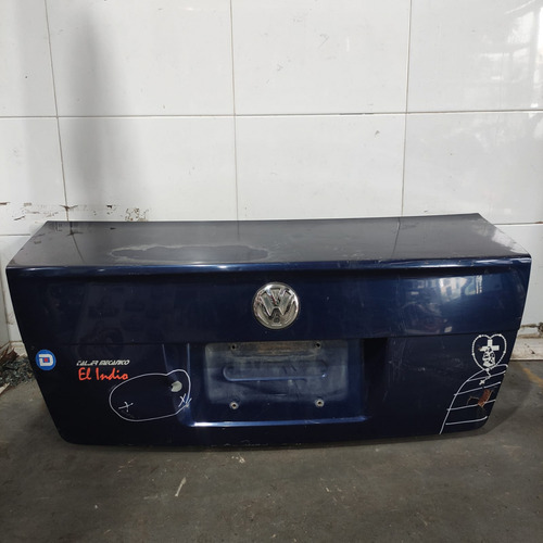 Tapa De Baul Volkswagen Bora 99/07 Con Detalles