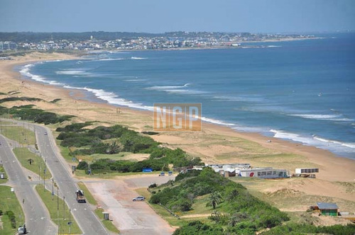 Imagen 26 de 30 de A Estrenar Piso Alto Frente Al Mar