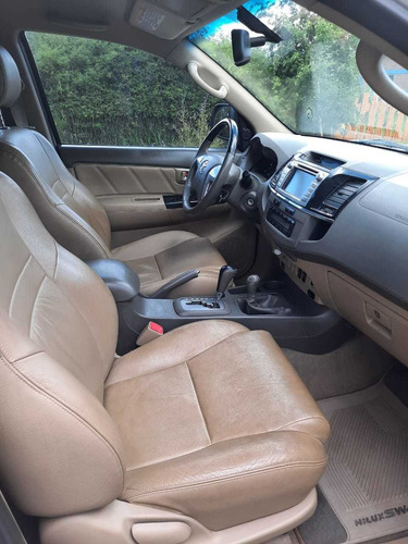 Toyota Sw4 3.0 Srv Cuero I 171cv 4x4 4at 7 Asientos