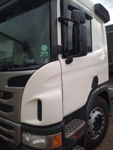 Imagem 2 de 6 de Scania P-360 A 6x2 2p (diesel) (e5) 2017/2018 Truck Center
