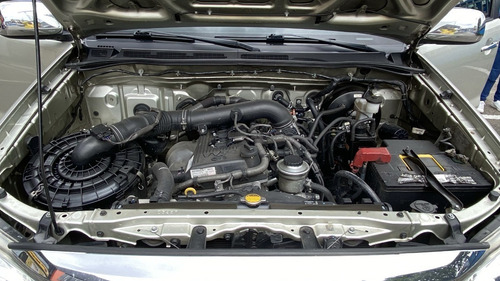 Imagen 14 de 15 de Toyota Fortuner 2011